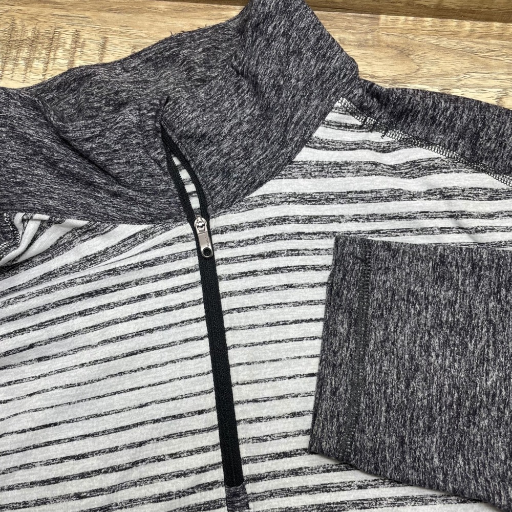 Lululemon Surge Warm 1/2 Zip Pullover Mens Grey White Striped XL Wicking Stretch